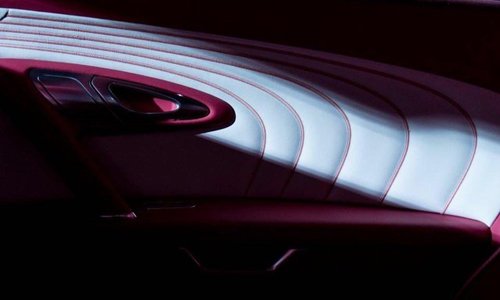 Bugatti Veyron màu trắng-hồng nữ tính cho bạn gái đại gia
