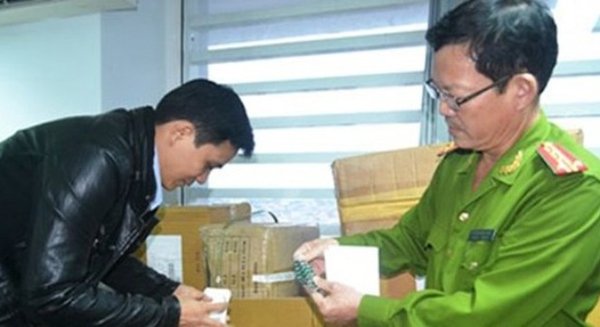 Bắt đường dây làm giả sữa cho bà bầu, trẻ em