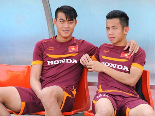 Trung vệ cao kều của ĐT U23 Việt Nam ra Hà Nội điều trị chấn thương