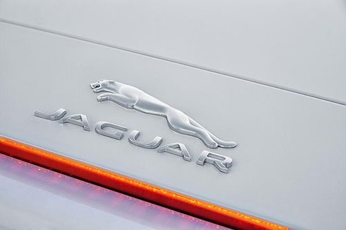 Xe sang Jaguar F-Type 2016 có giá 65.000 USD