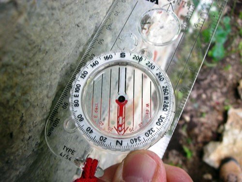 Hướng dẫn cách xem la bàn chính xác hướng nhà