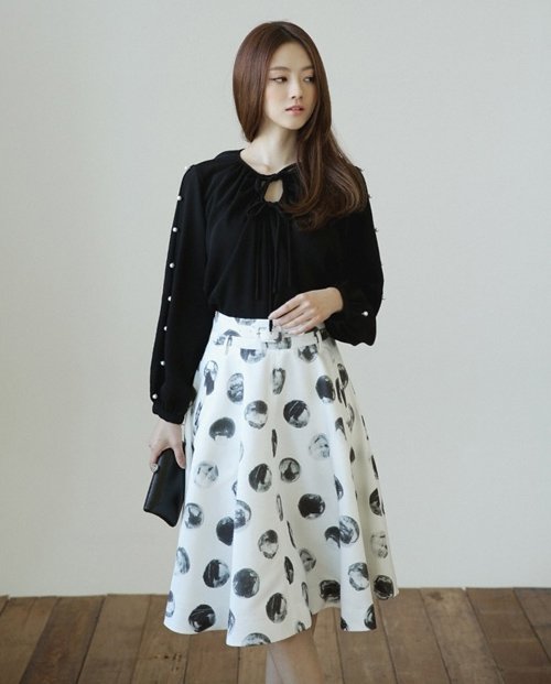 Đầu tuần tươi trẻ với váy chấm bi xuân hè 2015 