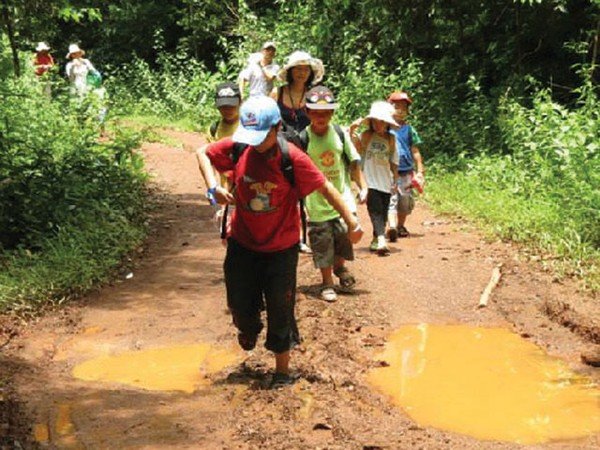 Dạy con kĩ năng ứng phó với nguy hiểm khi đi dã ngoại