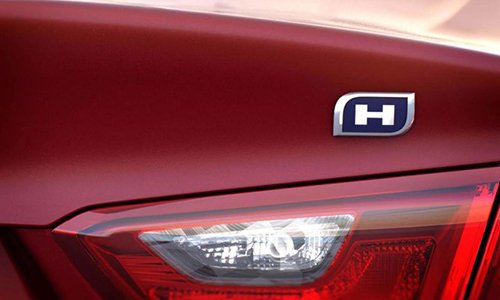 Đối thủ của Toyota Camry và Hyundai Sonata có gì ''hot''?