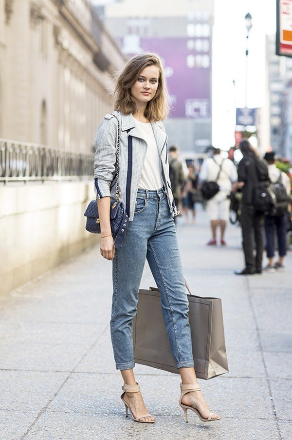 Quần jeans cạp cao: Món đồ có thể hợp với nhiều vóc dáng