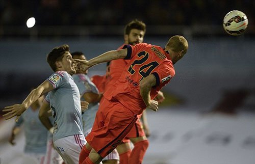 Hậu vệ tỏa sáng, Barca chật vật đánh bại Celta Vigo