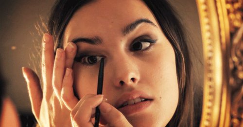 Dùng chì kẻ mí có thể làm hỏng mắt