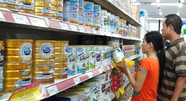 Sữa ngoại lại tinh vi “lách” luật, tăng giá bán