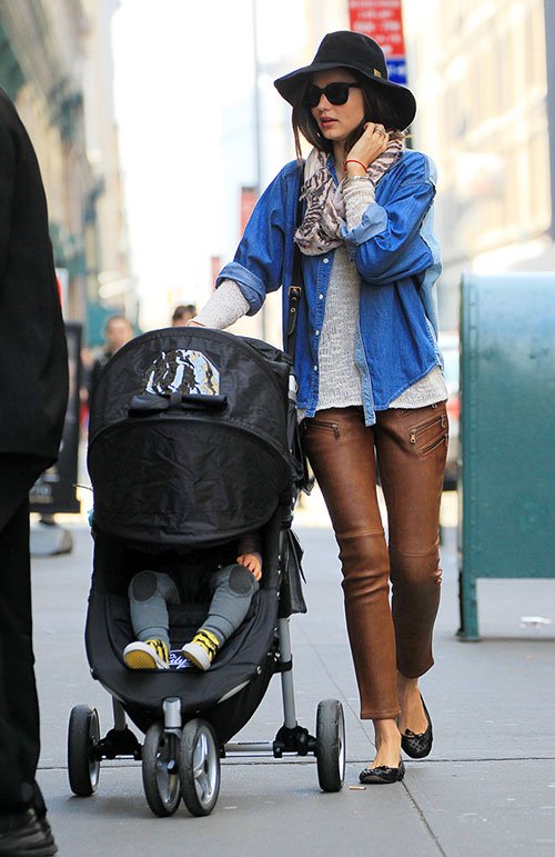 Chẳng mấy ai mặc denim đẹp như Miranda Kerr