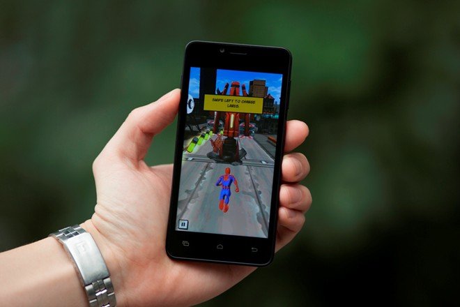 Ảnh thực tế của smartphone FPT Life 4.5 Plus giá rẻ