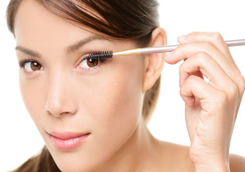 Mẹo trang điểm cho nàng da dầu ngày hè