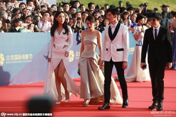 Dàn sao thế giới đổ bộ thảm đỏ Liên hoan phim quốc tế Bắc Kinh