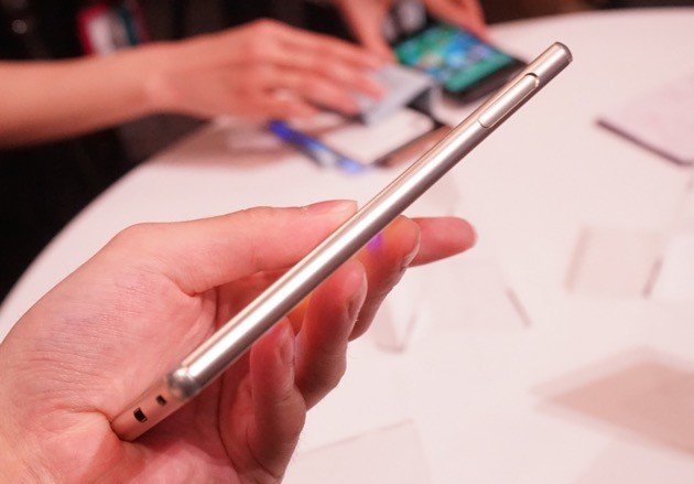 Ảnh thực tế Sony Xperia Z4 siêu mỏng vừa ra mắt