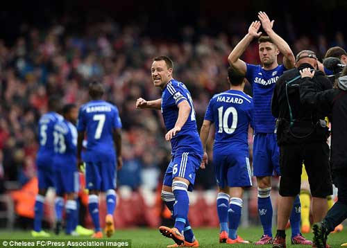 Chelsea “lên đỉnh”, Mourinho sướng “phát điên”