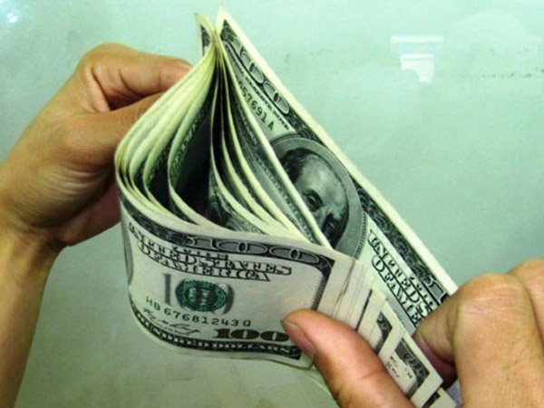 USD ngân hàng tiếp tục tăng tốc lên 21.670 đồng