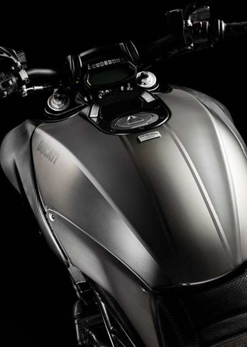 Ducati Diavel Titanium 2015: Chỉ có 500 chiếc, giá 700 triệu Đồng
