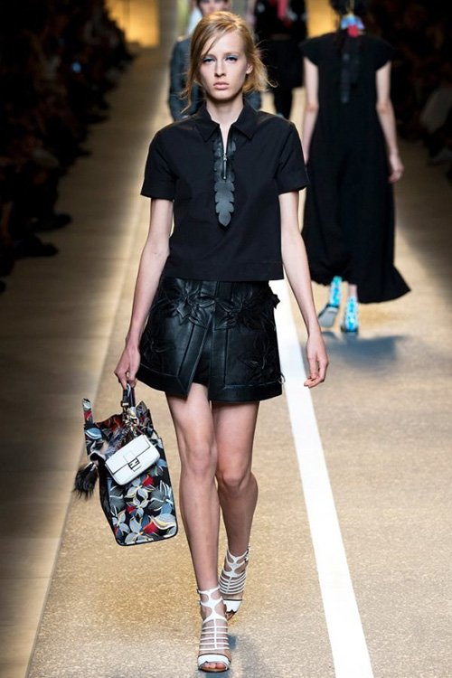 Áo polo và chân váy: Cặp đôi gây “sốt” sàn diễn Xuân Hè 2015