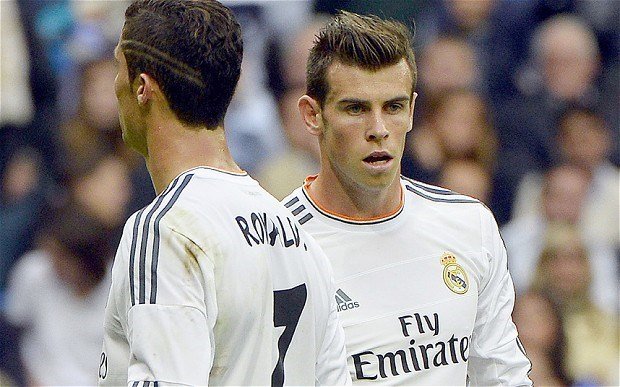 Sự nghiệp của Gareth Bale "xuống dốc không phanh" bởi... Ronaldo