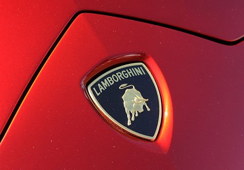 Lamborghini vẫn đang cân nhắc SUV