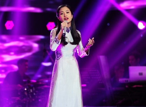 The Voice 2015: Mỹ Tâm trổ tài "dụ" thí sinh về đội