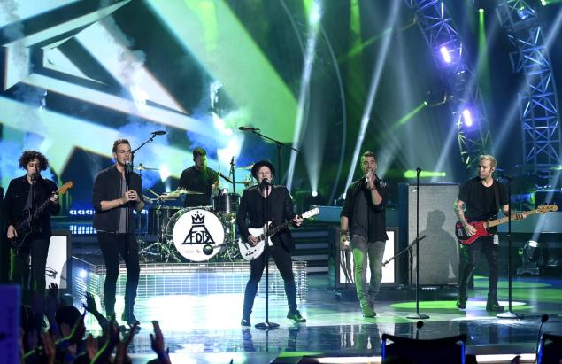 Tìm ra quán quân American Idol mùa gần cuối