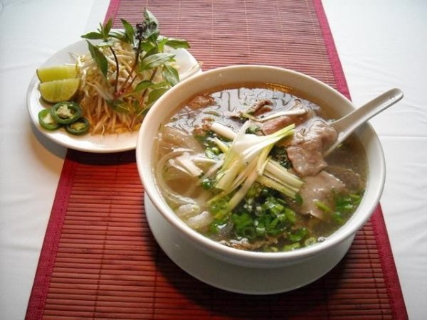 Khi món ăn Việt "ngon nhất thế giới"