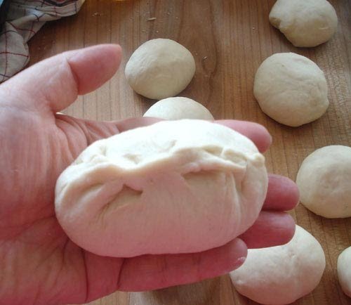 Khéo tay làm bánh bao hình thỏ cho bé yêu