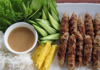 Khéo tay với món nem lụi nướng thơm ngon