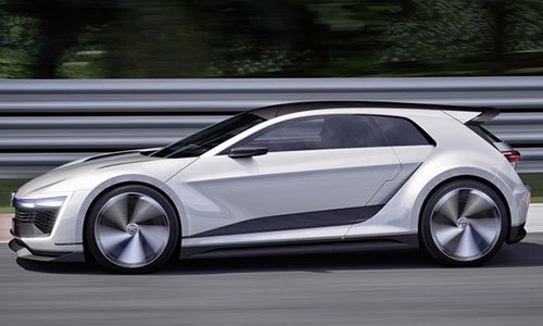 Volkswagen Golf phiên bản “cửa cánh chim”, tiêu thụ xăng như xe máy số