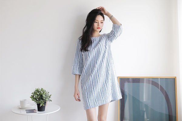 Mẹo chọn trang phục giúp dẹp bỏ "rào cản" da ngăm & dáng lùn