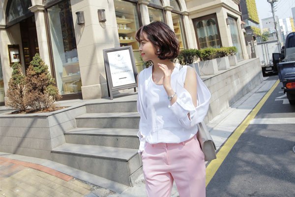 Mẹo chọn trang phục giúp dẹp bỏ "rào cản" da ngăm & dáng lùn