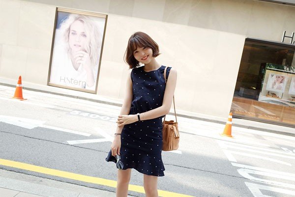 Mẹo chọn trang phục giúp dẹp bỏ "rào cản" da ngăm & dáng lùn