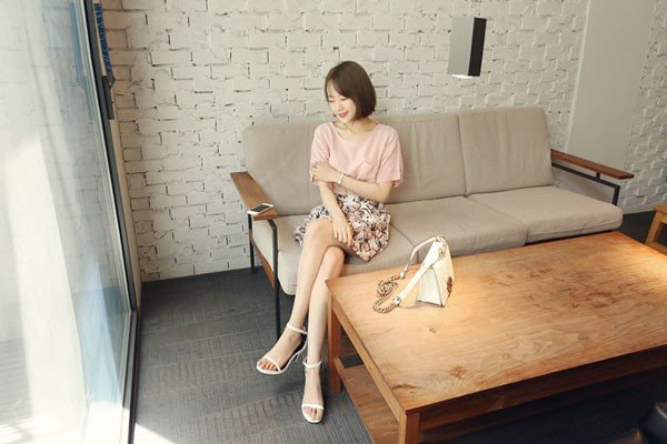 Mẹo chọn trang phục giúp dẹp bỏ "rào cản" da ngăm & dáng lùn