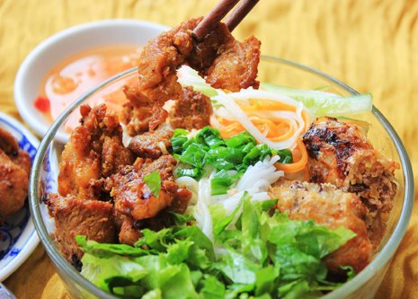 Cách làm bún thịt nướng ngon tuyệt
