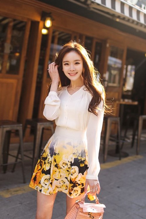 Có nên mặc váy ngắn tới công sở?