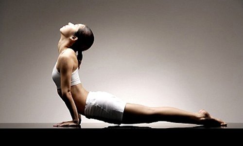 5 tư thế yoga cho bạn một bộ ngực đẹp và săn chắc