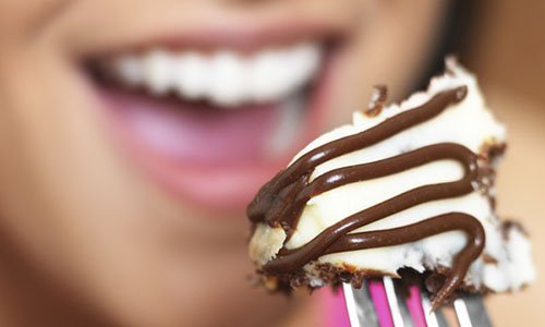 Thói ăn ngọt đang tàn phá nhan sắc bạn khủng khiếp thế nào