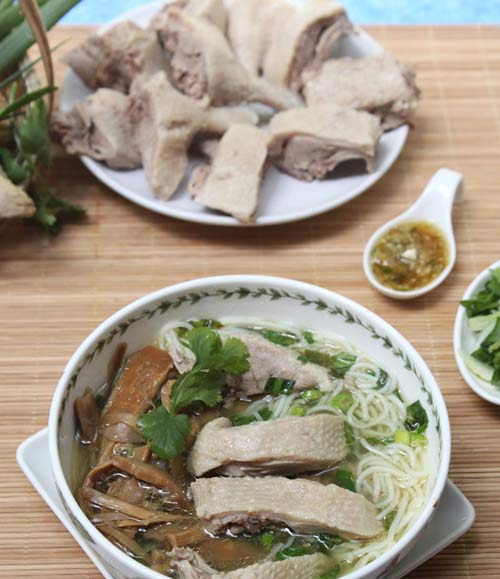 Cách nấu bún măng vịt thơm ngon ông xã khen hoài