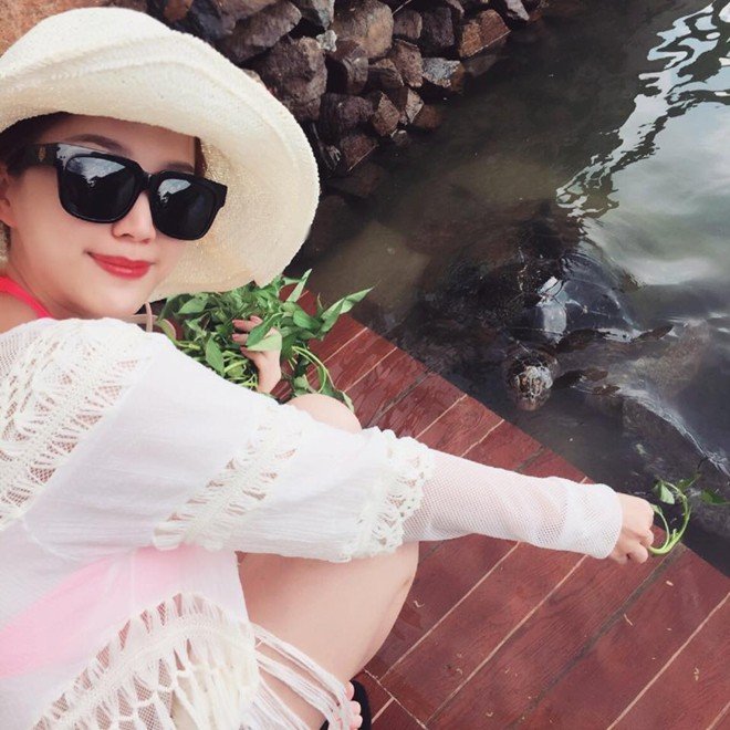 Tuyệt chiêu tránh nắng ngày hè sành điệu của sao Việt