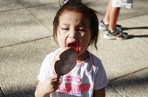 5 "không" khi cho con ăn kem giải nhiệt mùa hè