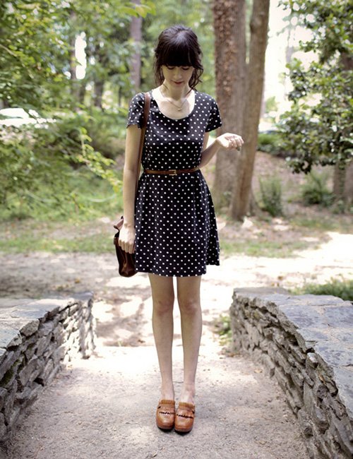Xu hướng thời trang 2015: Mặc đẹp với họa tiết chấm bi đen trắng