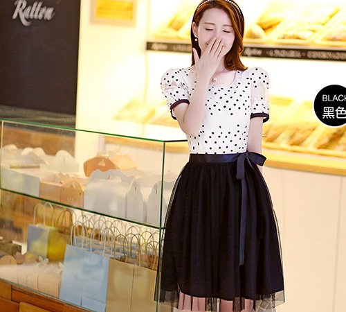 Xu hướng thời trang 2015: Mặc đẹp với họa tiết chấm bi đen trắng