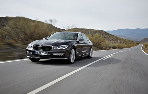 BMW 7-Series thế hệ mới ra mắt, tiết kiệm xăng như xe máy