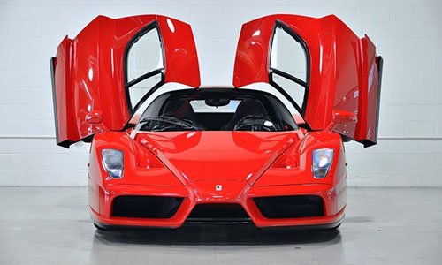 Võ sỹ triệu phú Floyd Mayweather bán siêu xe Ferrari Enzo mới mua