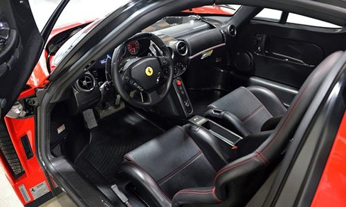 Võ sỹ triệu phú Floyd Mayweather bán siêu xe Ferrari Enzo mới mua