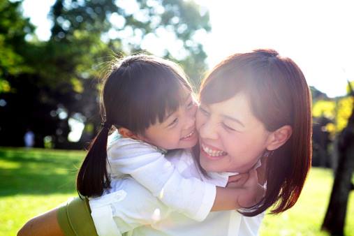 5 điều các bà mẹ có con gái cần phải làm để con hạnh phúc