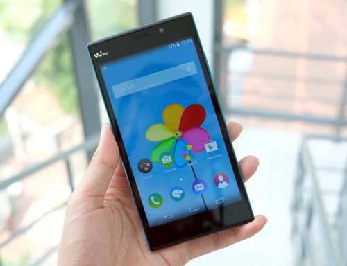 7 smartphone màn hình lớn giá dưới 4 triệu đồng