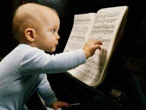 Vì sao nên cho trẻ học piano sớm?