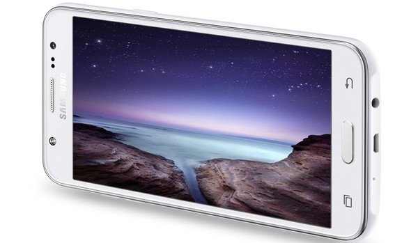 Samsung trình làng smartphone chuyên "tự sướng"