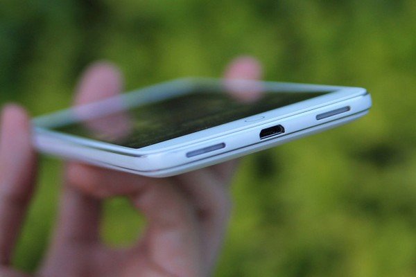 4 điện thoại xách tay hấp dẫn về Việt Nam trong tháng 6